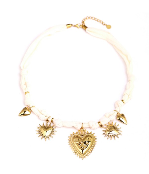 Collar con motivos de corazones 2