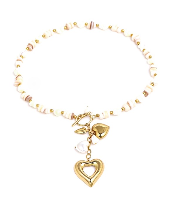 Collar con motivos de corazones