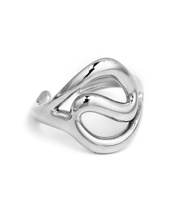 Anillo de tres líneas curvas