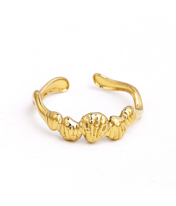 Anillo con diseño de conchas