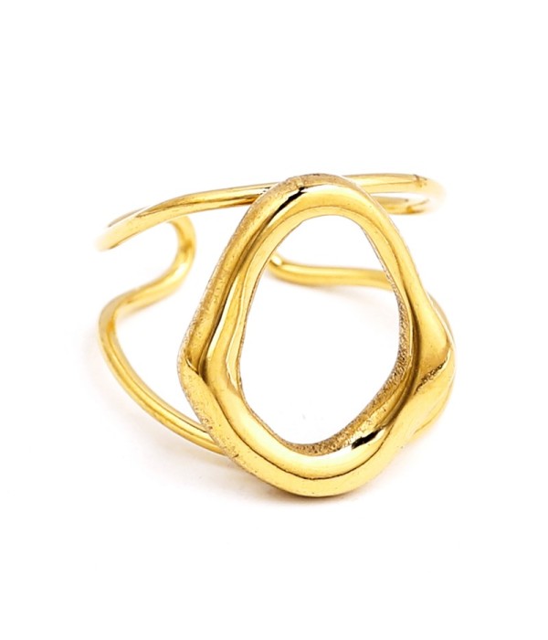 Anillo dorado con diseño de óvalo hueco