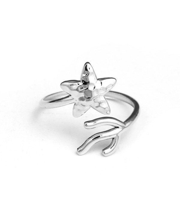 Anillo plateado de estrella de mar y coral