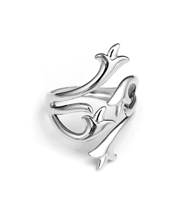 Anillo plateado con diseño de enredaderas entrelazadas