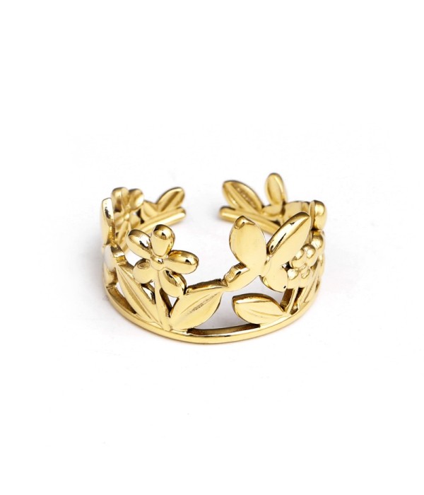 Anillo dorado con diseño floral