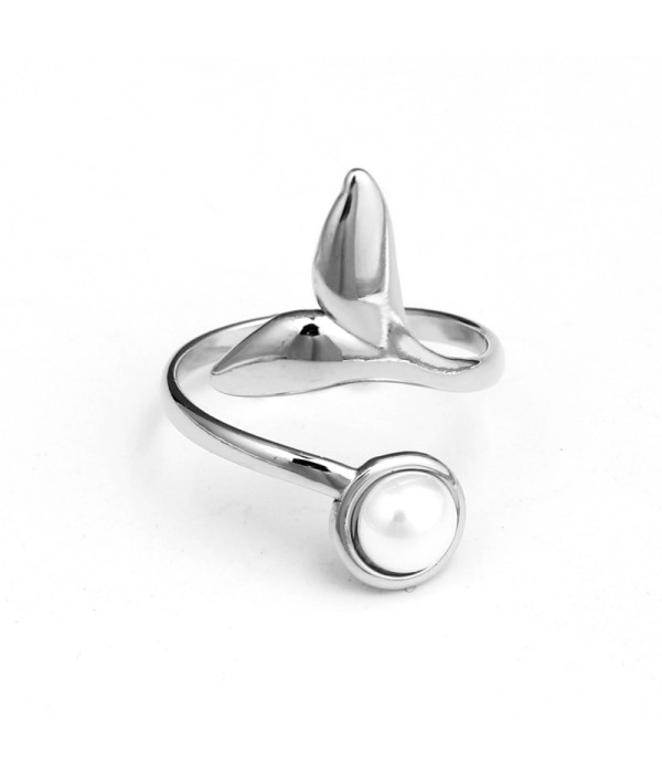 Anillo plateado de cola de pez y perla