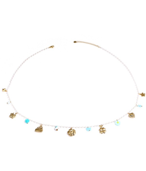 Collar dorado con colgantes variados