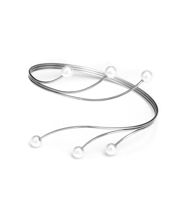 Brazalete de brazo plateado con perlas