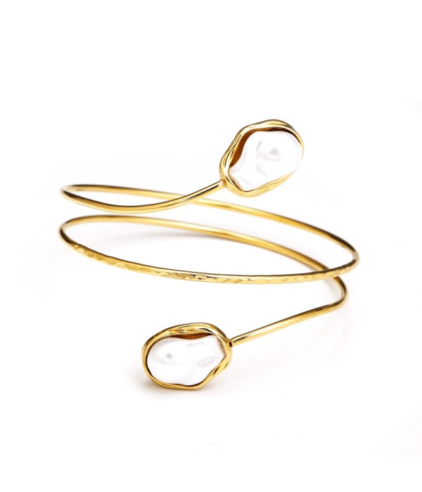 Brazalete de brazo dorado con perlas irregulares