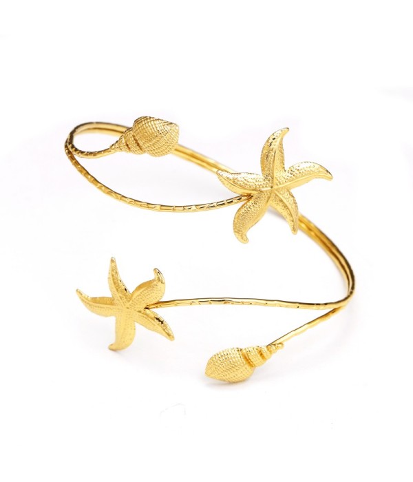 Brazalete de brazo dorado con estrellas de mar y caracolas