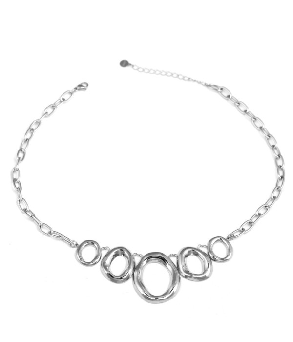 Collar plateado con círculos orgánicos