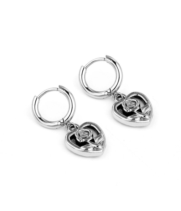 Pendientes de aro plateados con colgantes de corazón y rosa