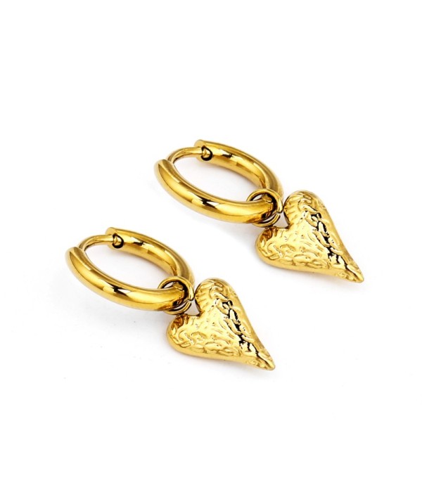 Pendientes de aro dorados con colgante de corazón