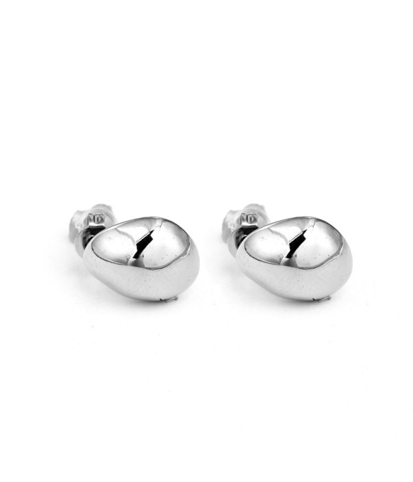 Pendientes plateados con forma de gota