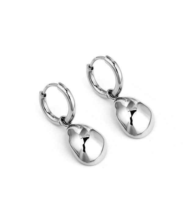 Pendientes plateados de aro con colgante de gota