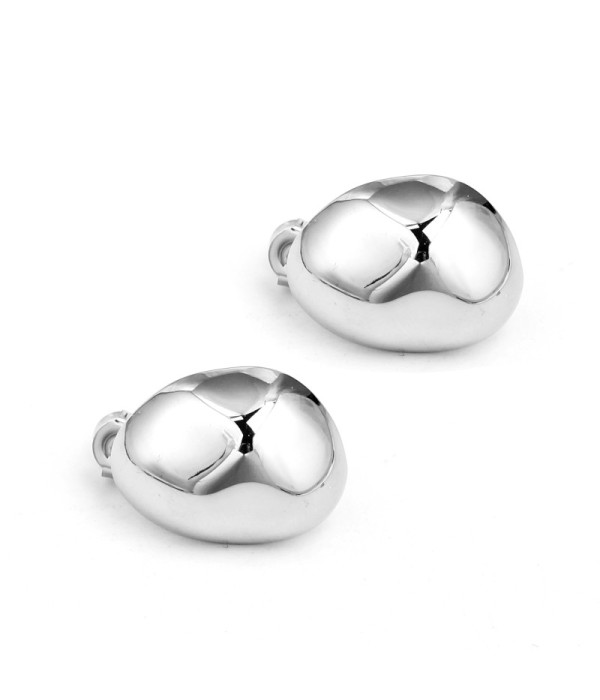 Pendientes plateados con forma de gota