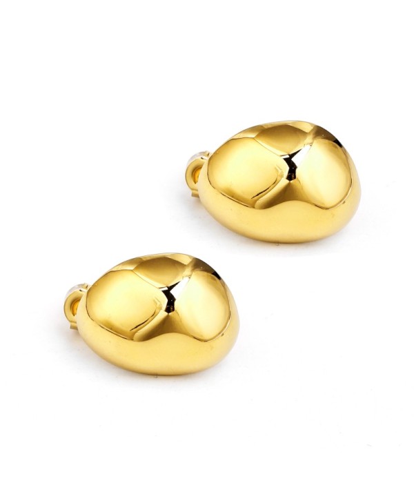 Pendientes dorados con forma de gota