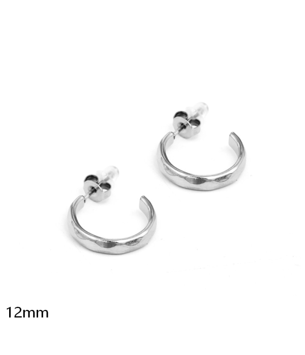 Pendientes de aro plateados con textura martillada(12mm)