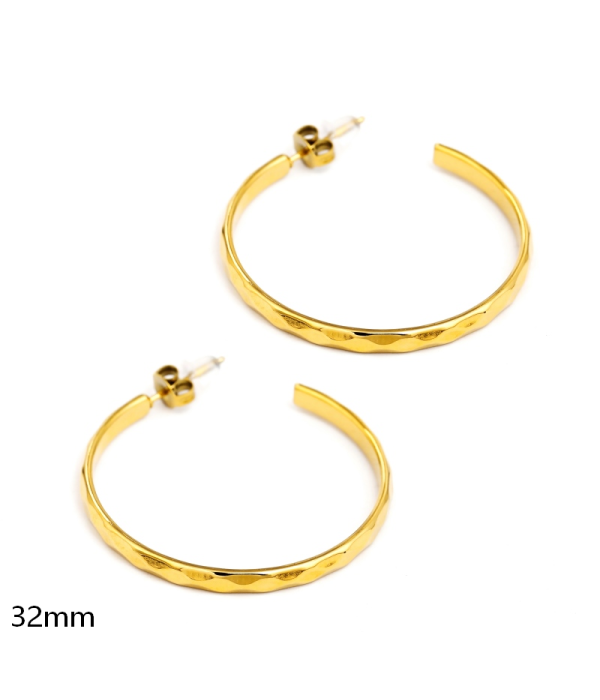 Pendientes de aro dorados con textura martillada(32mm)