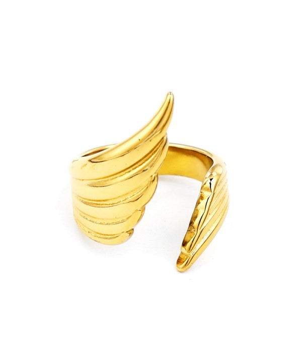 Anillo dorado de ala elegante