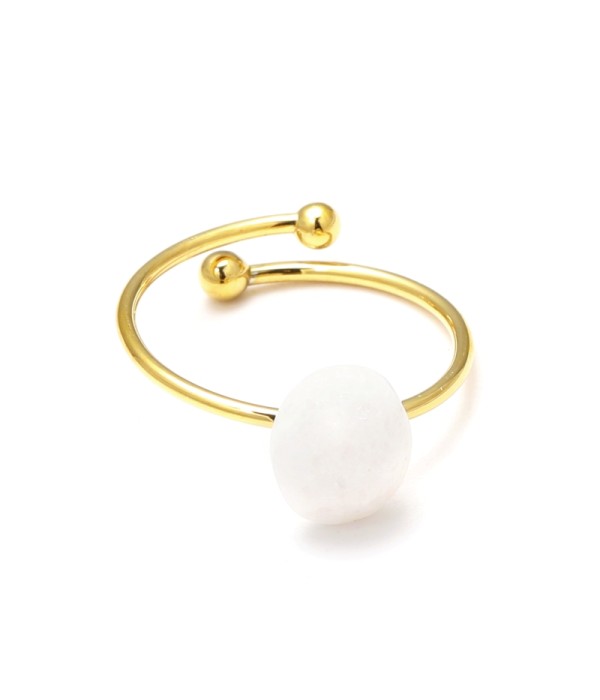 Anillo abierto dorado con piedra de colores