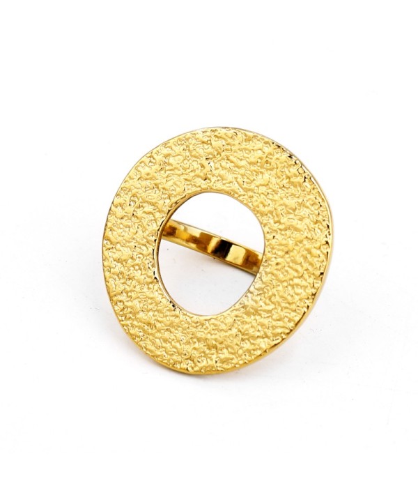 Anillo dorado geométrico con textura
