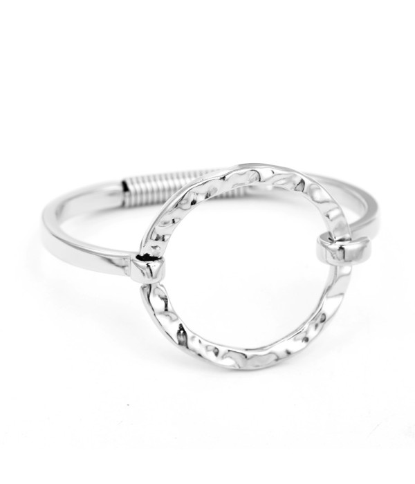 Pulsera rígida con círculo central