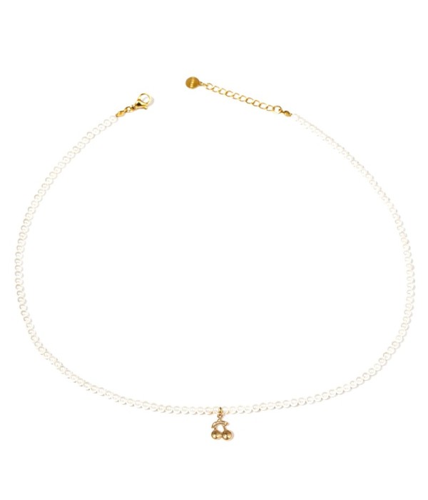 Collar de perlas con colgante de cerezas dorado