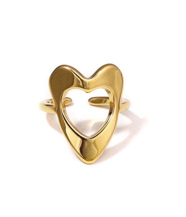 Anillo dorado con corazón calado