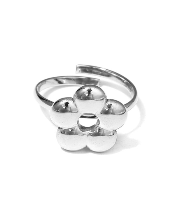 Anillo plateado con flor