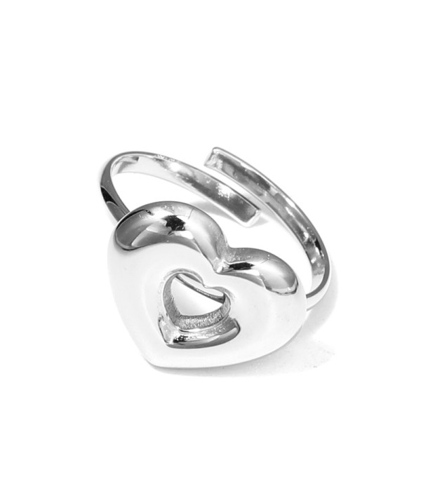 Anillo plateado con corazón