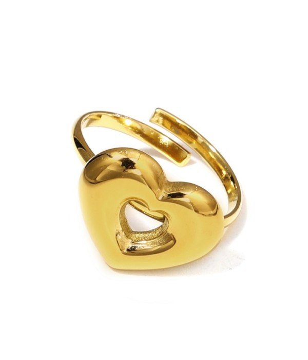 Anillo dorado con corazón