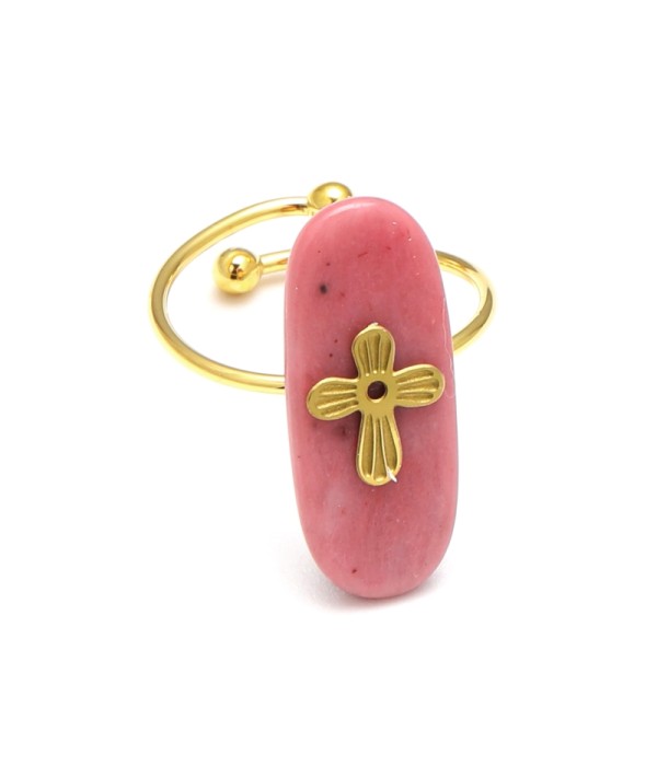 Anillo abierto dorado con detalle cruz y piedra rectangular redondeada