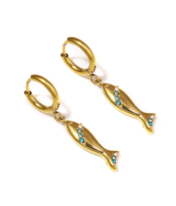 Pendientes dorados de aro con colgante de pez y circonitas