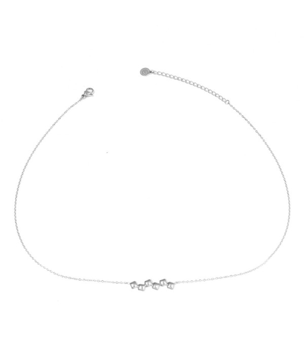 Collar plateado con varios cuadrados
