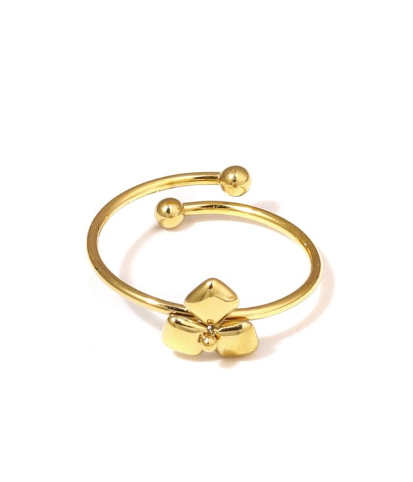 Anillo dorado con tres cuadrados