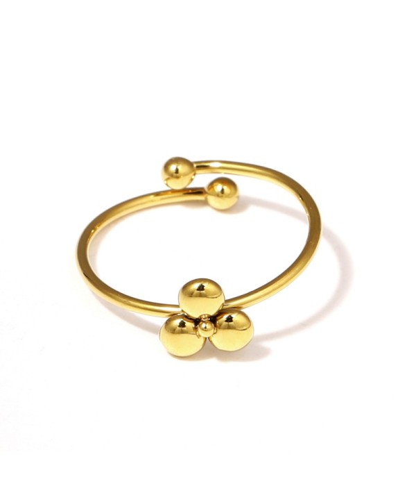 Anillo dorado con tres círculos