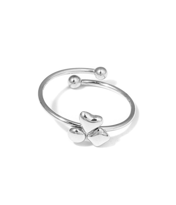 Anillo plateado con corazón, círculo y cuadrado