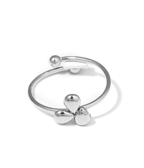 Anillo plateado con tres gotas