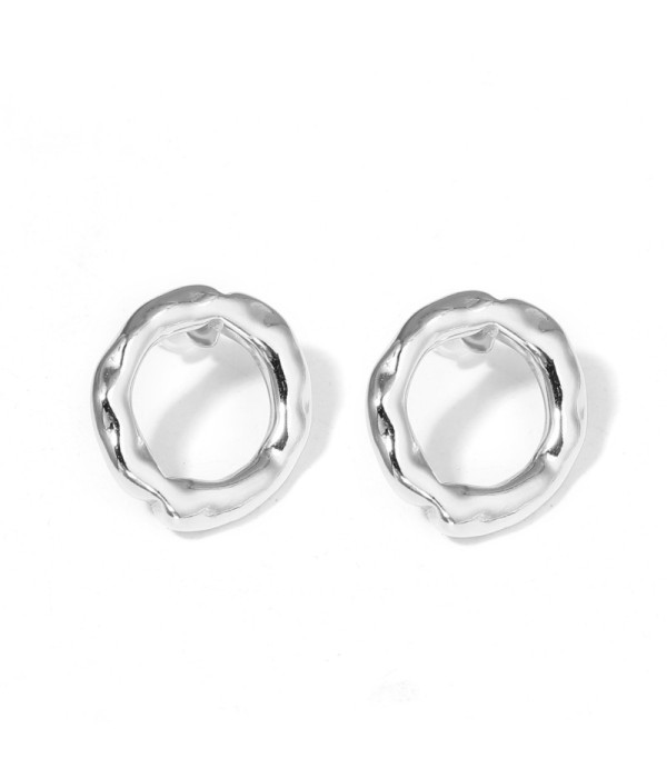Pendientes plateados circulares orgánicos