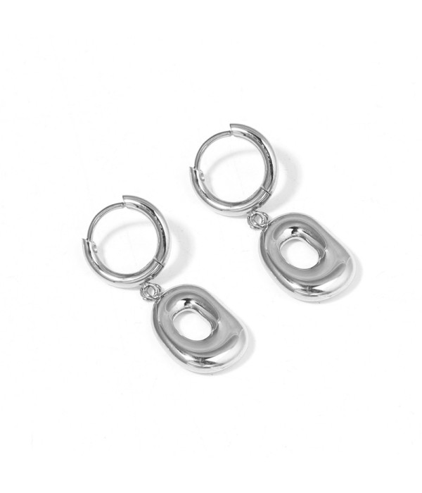 Pendientes plateados de aro con colgante ovalado