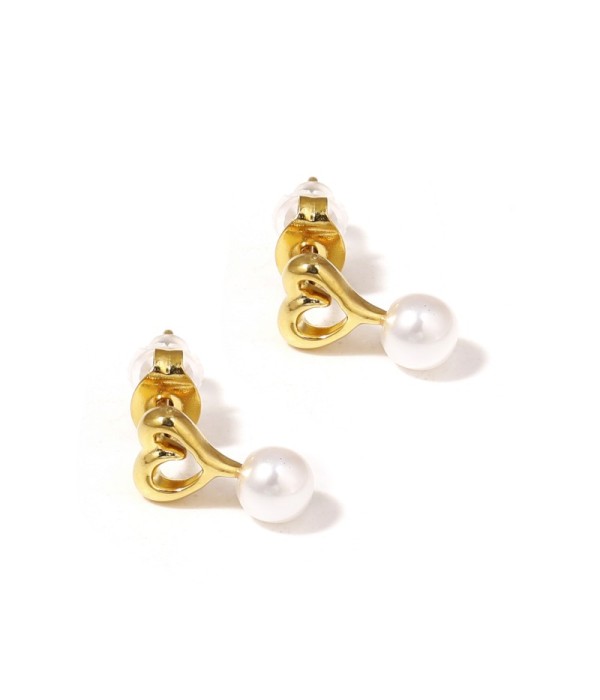 Pendientes dorados con diseño de corazón calado y perla