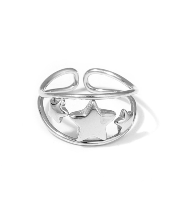 Anillo plateado con estrellas