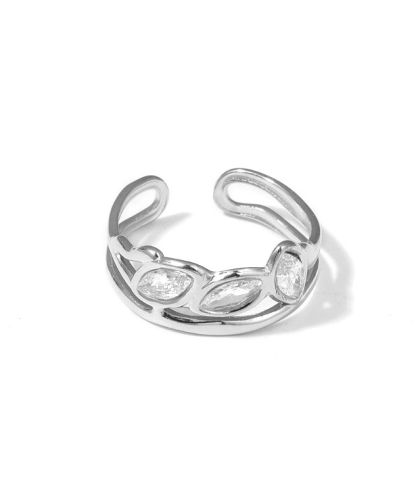 Anillo plateado con circonitas ovaladas