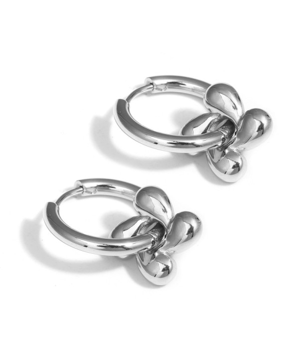 Pendientes de aro con colgante de flor
