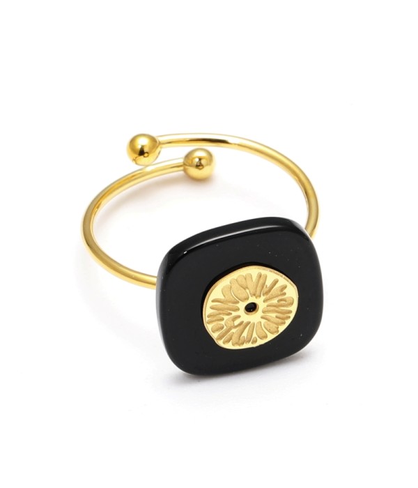 Anillo abierto dorado con detalle circulo y piedra cuadrada
