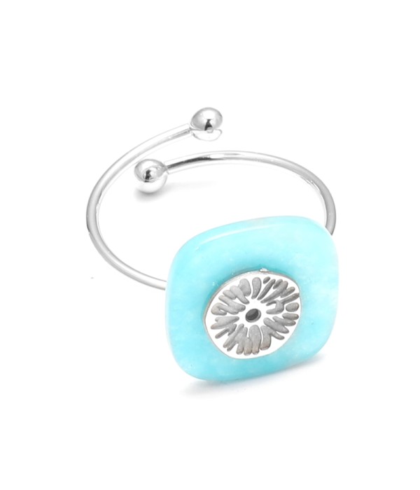 Anillo abierto plateado con detalle circulo y piedra cuadrada