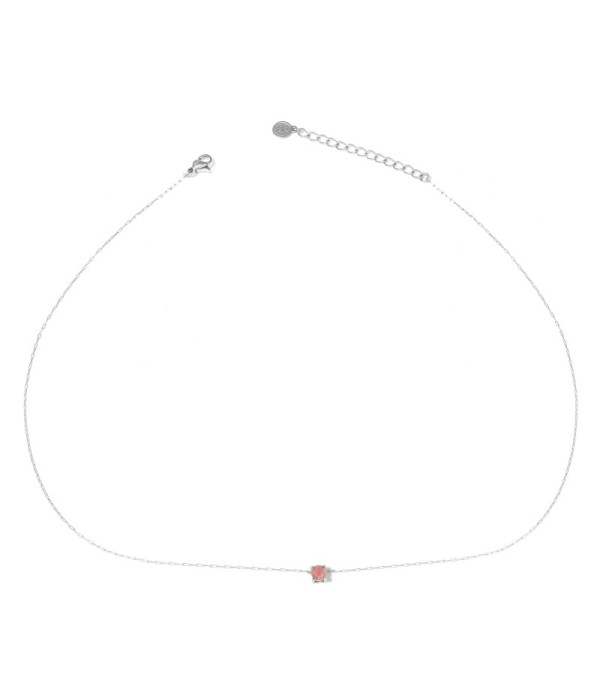 Collar plateado con colgante cuadrado de piedra