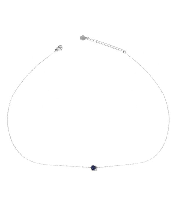 Collar plateado con colgante cuadrado de piedra