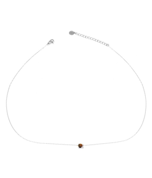 Collar plateado con colgante cuadrado de piedra