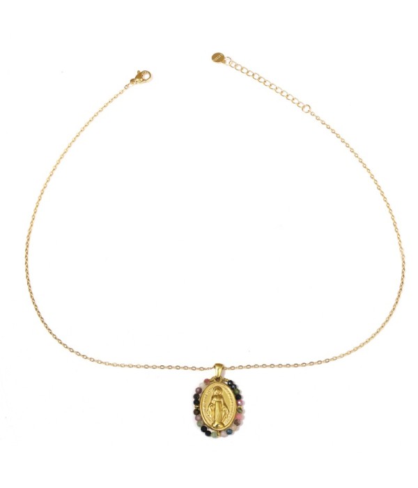 Collar dorado con medalla religiosa y piedras 2
